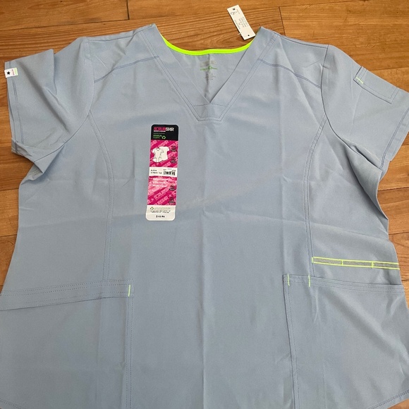 2xl 4 way stretch scrub top new - Picture 1 of 6